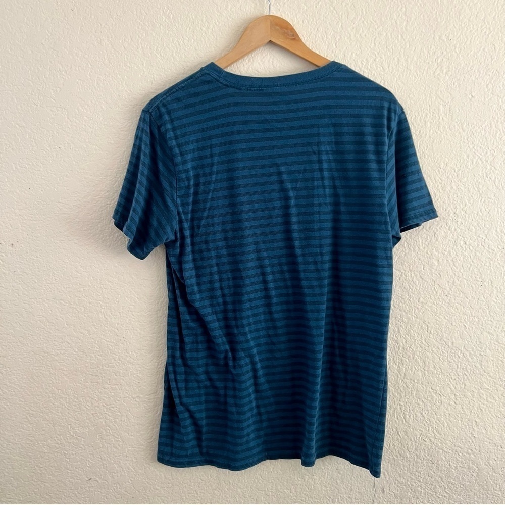 Blue crown shirt sleeve tee Size Large - Picture 2 of 4